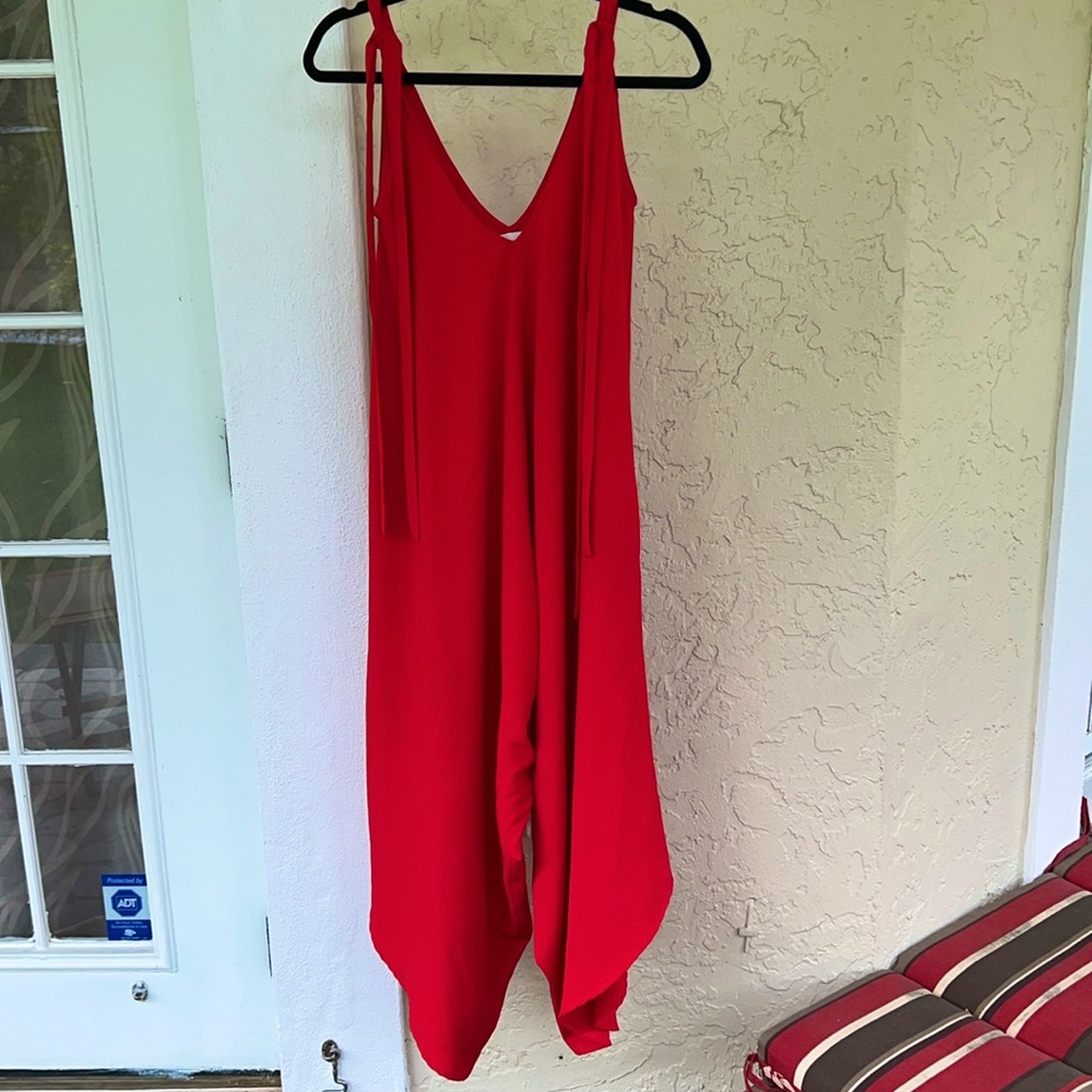 NWOT Sorella Couture red chiffony wide leg jumpsuit